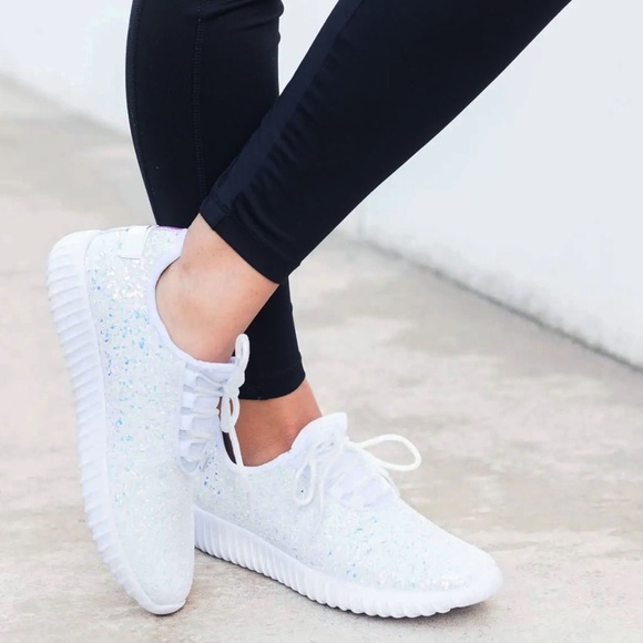 Shoes - HP💃 Holographic Glitter Lace Up Fashion Sneakers
